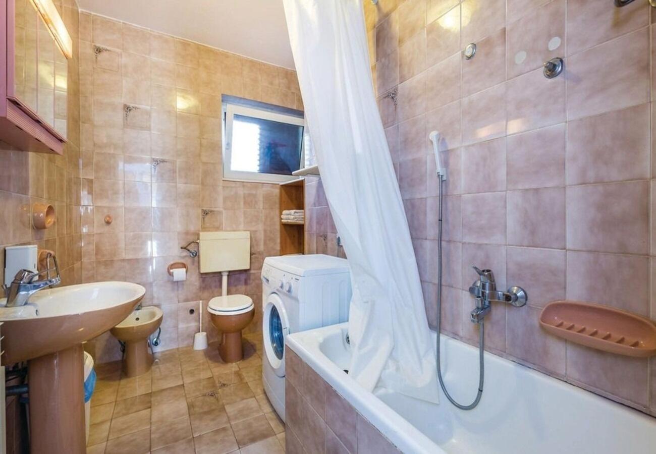 Apartment Dari 로브란 외부 사진